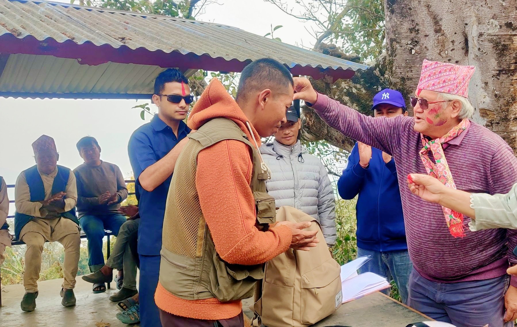 धनकुटामा एमाले छाडेर काँग्रेस प्रवेशको लहर